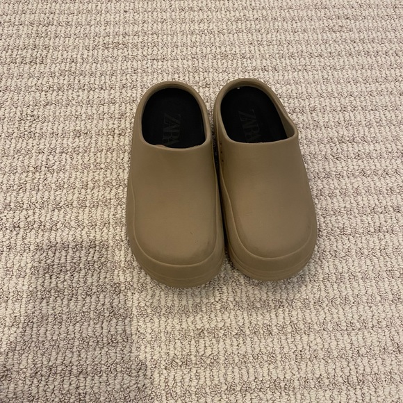 Zara Shoes Beige Zara Rubber Clogs Poshmark